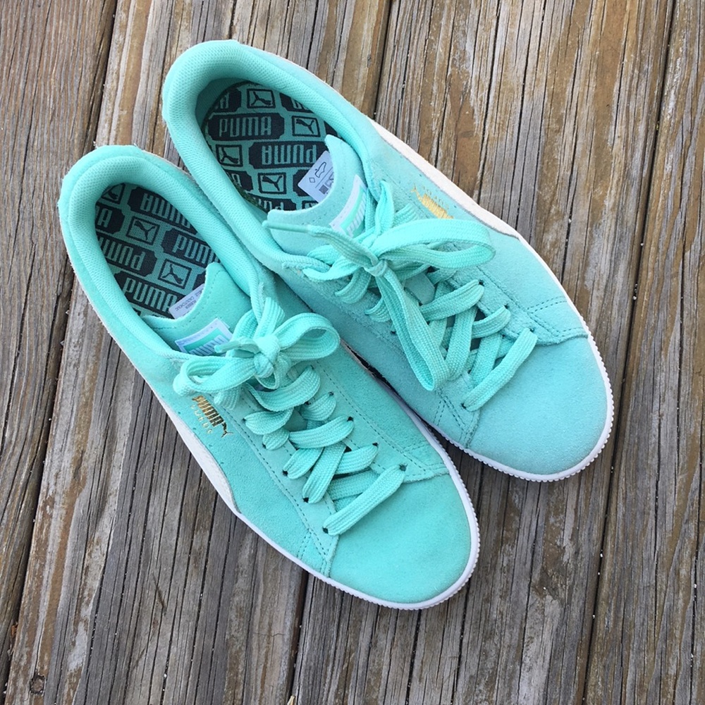 Mint green Pumas